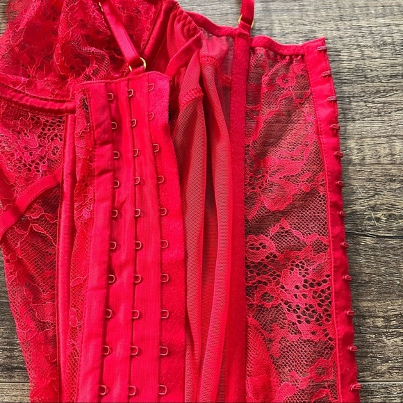 Victoria's Secret Lingerie Size 34B - Picture 7 of 10